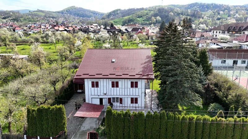 Vila ideala pentru business turistic, azil pentru batrani - se accepta si schimb